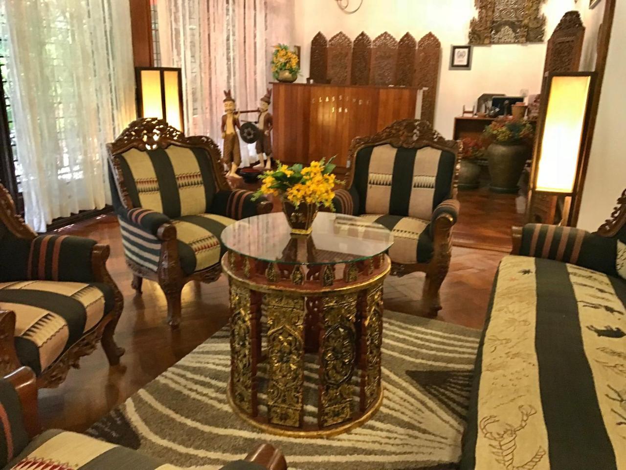 Couette-café Classique Yangon